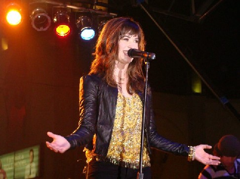 Demi%20Lovato%20Winterfest%2008.jpg